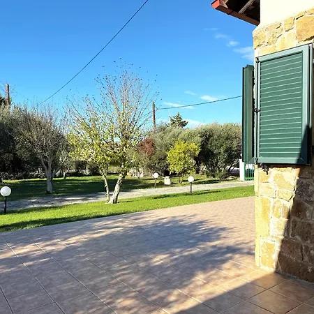 Detached House In With Garden Pefkochori