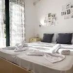 Дом отдыха Detached House In With Garden Пефкохори