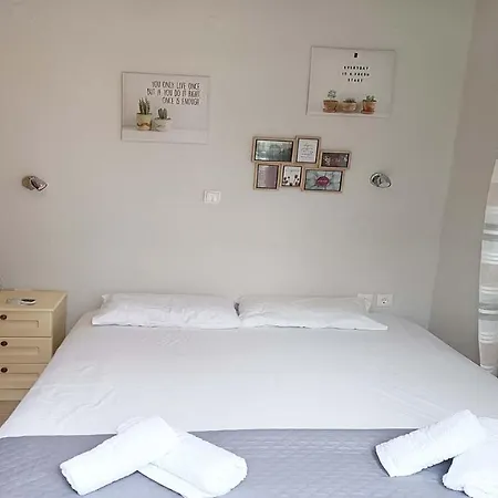 Detached House In With Garden Pefkochori