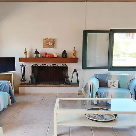 Detached House In With Garden Pefkochori