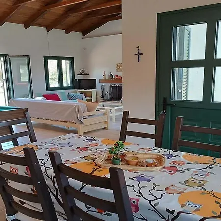 Detached House In With Garden Holiday home Pefkochori