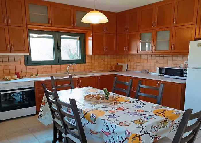 Detached House In With Garden Vakantiehuis *