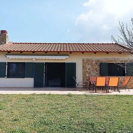 Detached House In With Garden Pefkohóri