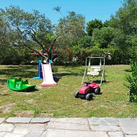 Detached House In With Garden * Πευκοχώρι