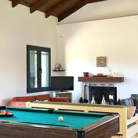 Detached House In With Garden Πευκοχώρι