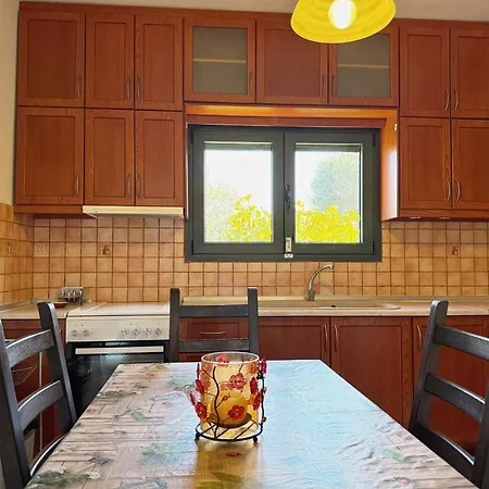 Detached House In With Garden Σπίτι διακοπών