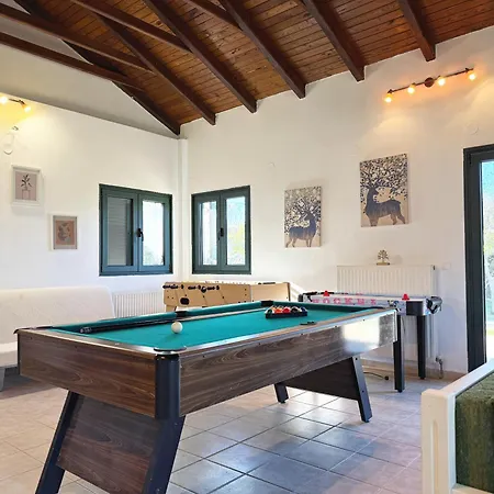 Detached House In With Garden Πευκοχώρι