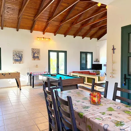 Detached House In With Garden Σπίτι διακοπών
